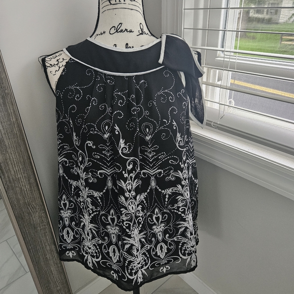 Misty And Max Elegant Black and White  Women's Top